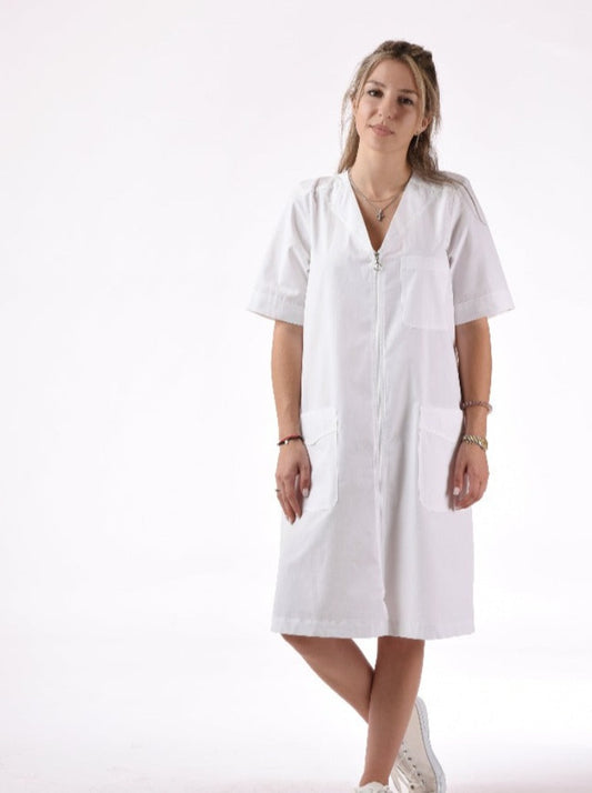Γυναικεία ιατρική ποδιά V με φερμουάρ εξαιρετικής αντοχής στο πλύσιμο | Ανακαλύψτε την ευρεία γκάμα της Ergonomic από επαγγελματικά ρούχα